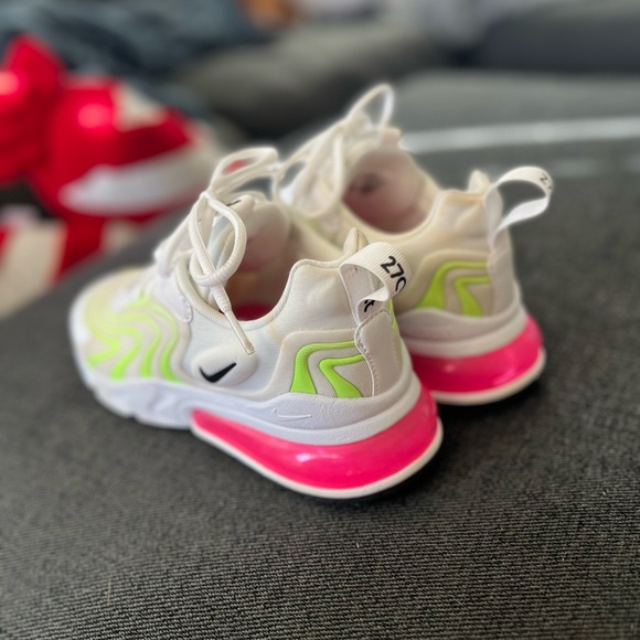 Nike Air Max 270 - Picture 3 of 5